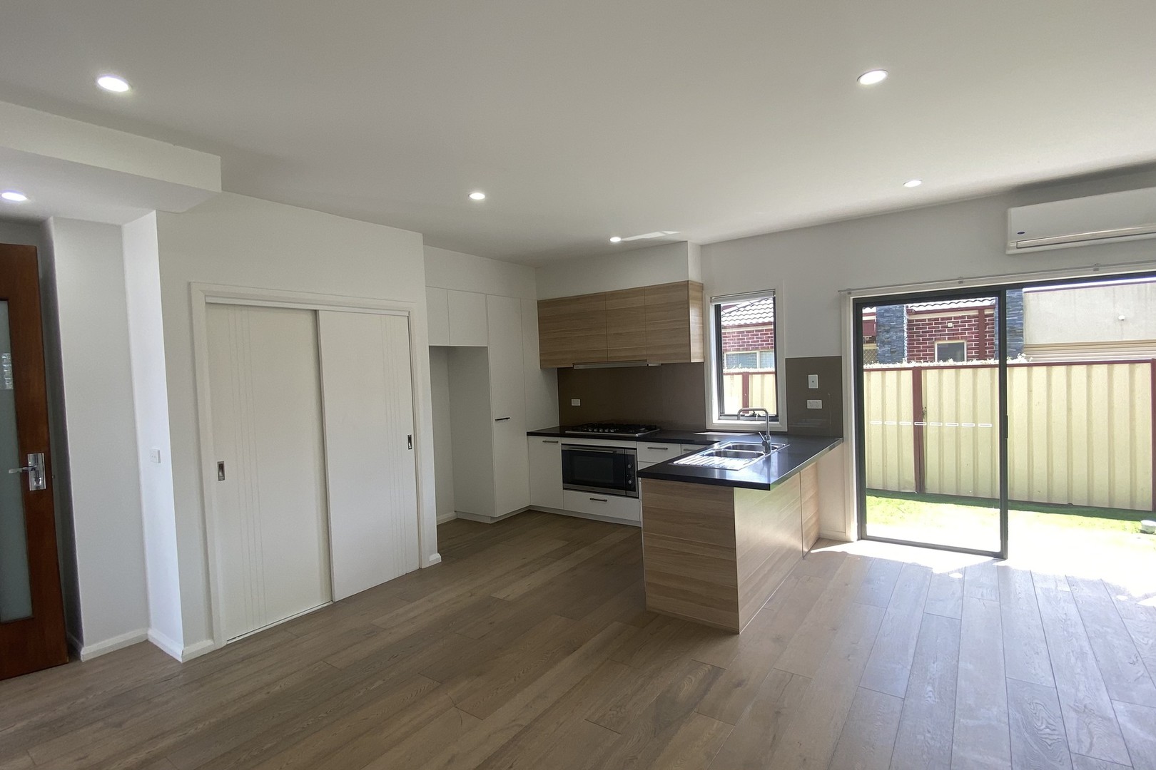 3/138-140 St Vigeons Road, Reservoir, VIC 3073, Reservoir - Thumbnail 4