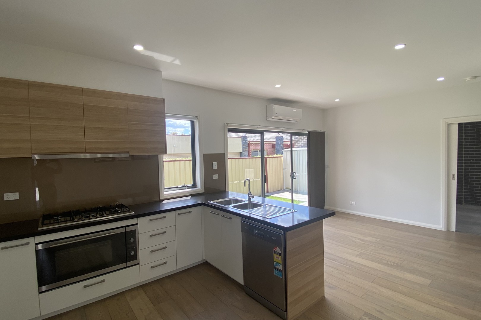 3/138-140 St Vigeons Road, Reservoir, VIC 3073, Reservoir - Thumbnail 5