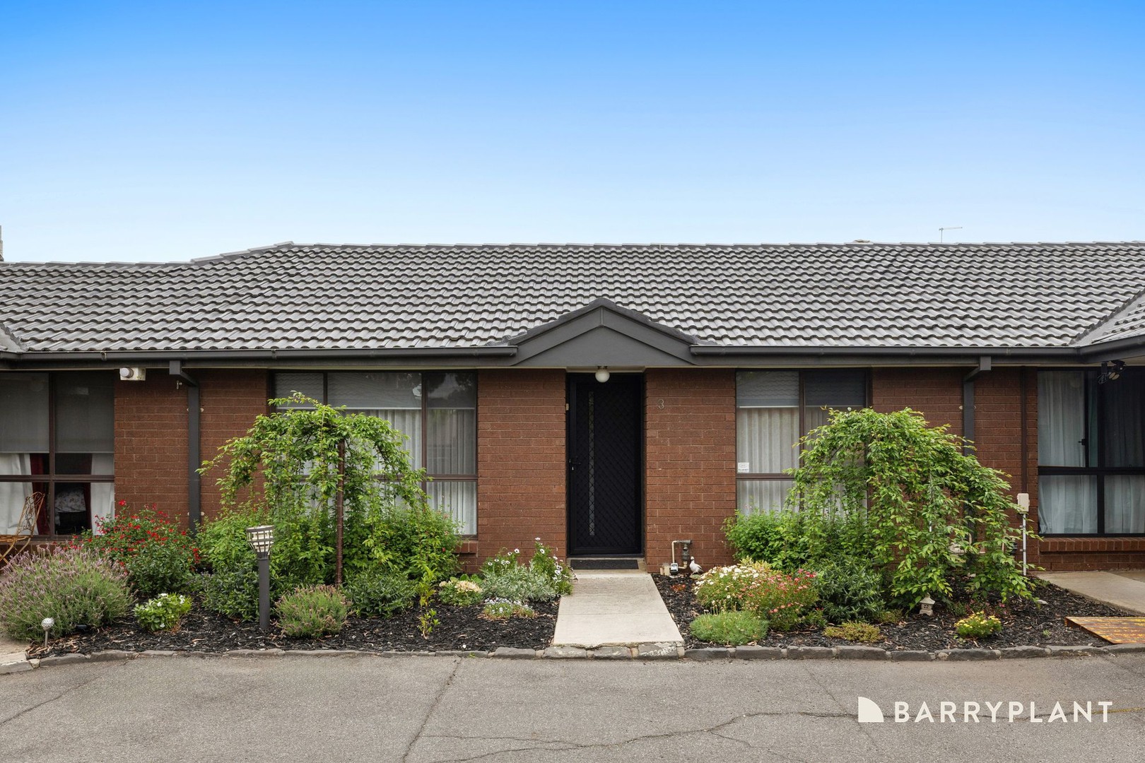 3/144 Churchill Avenue, Braybrook - Image 1