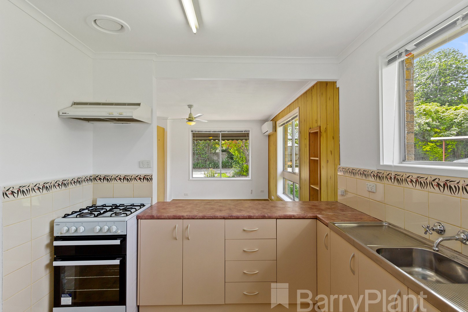 3/15 Ervin Road, Kilsyth, VIC 3137, Kilsyth - Thumbnail 2