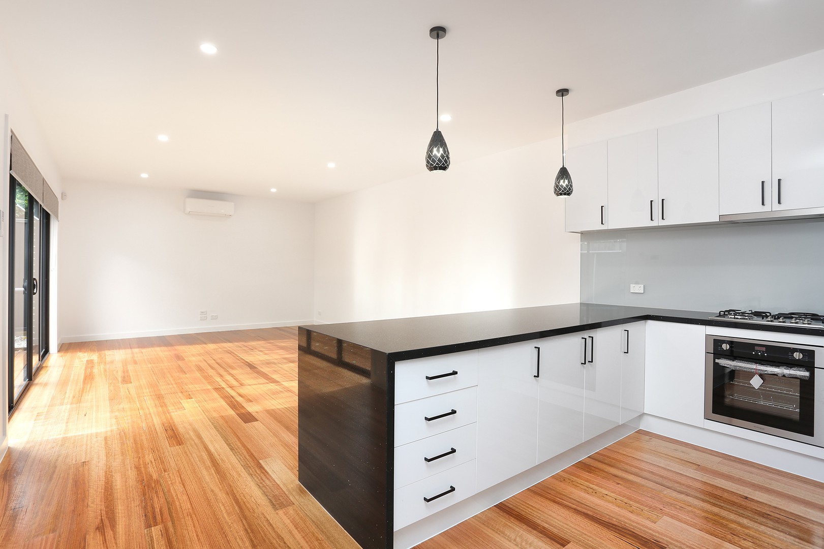 3/16 Barina Road, Oak Park, VIC 3046 - Thumbnail 2 - 08/12/2025