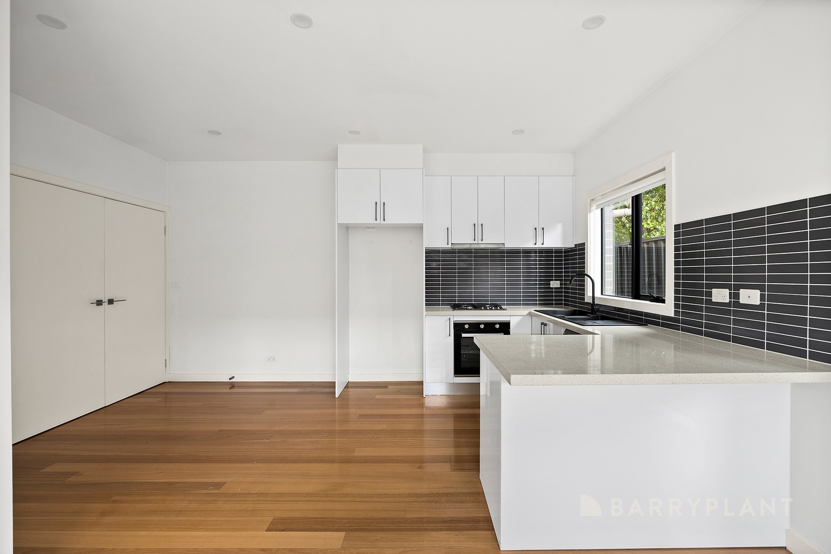 3/18 Neil Street, Hadfield, VIC 3046, Hadfield - Thumbnail 3