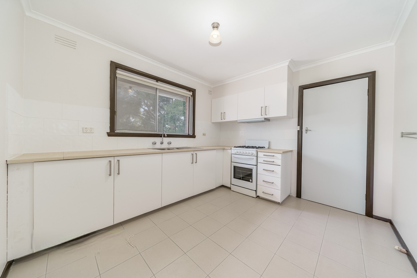 3/18 Walter Street, Mitcham, VIC 3132, Mitcham - Thumbnail 2