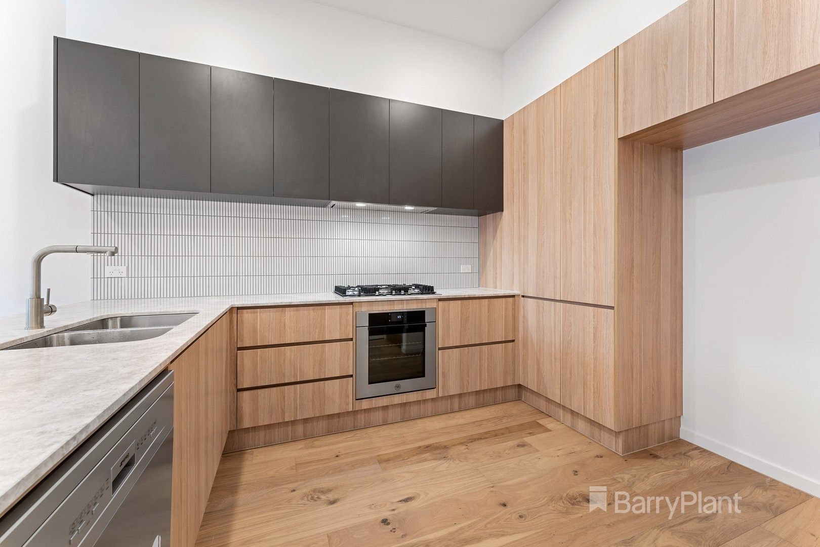 3/180 Waiora Road, Rosanna, VIC 3084, Rosanna - Thumbnail 2
