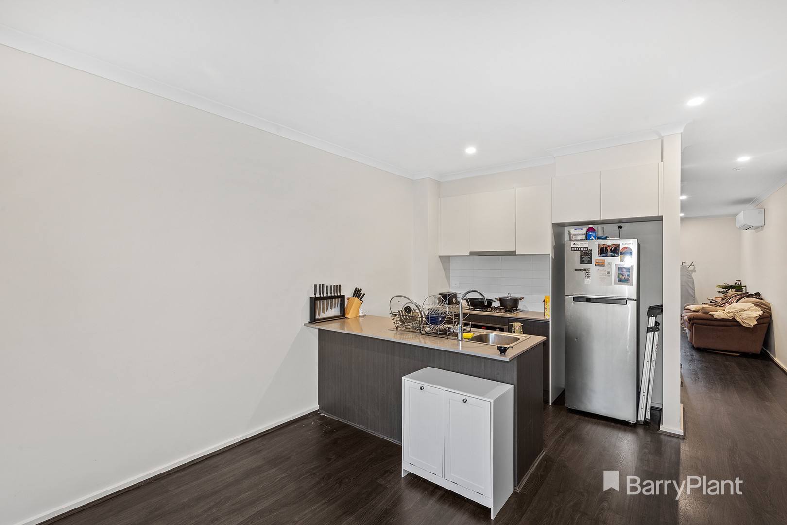 3/2 Bluestone Street, Pakenham, VIC 3810, Pakenham - Thumbnail 2