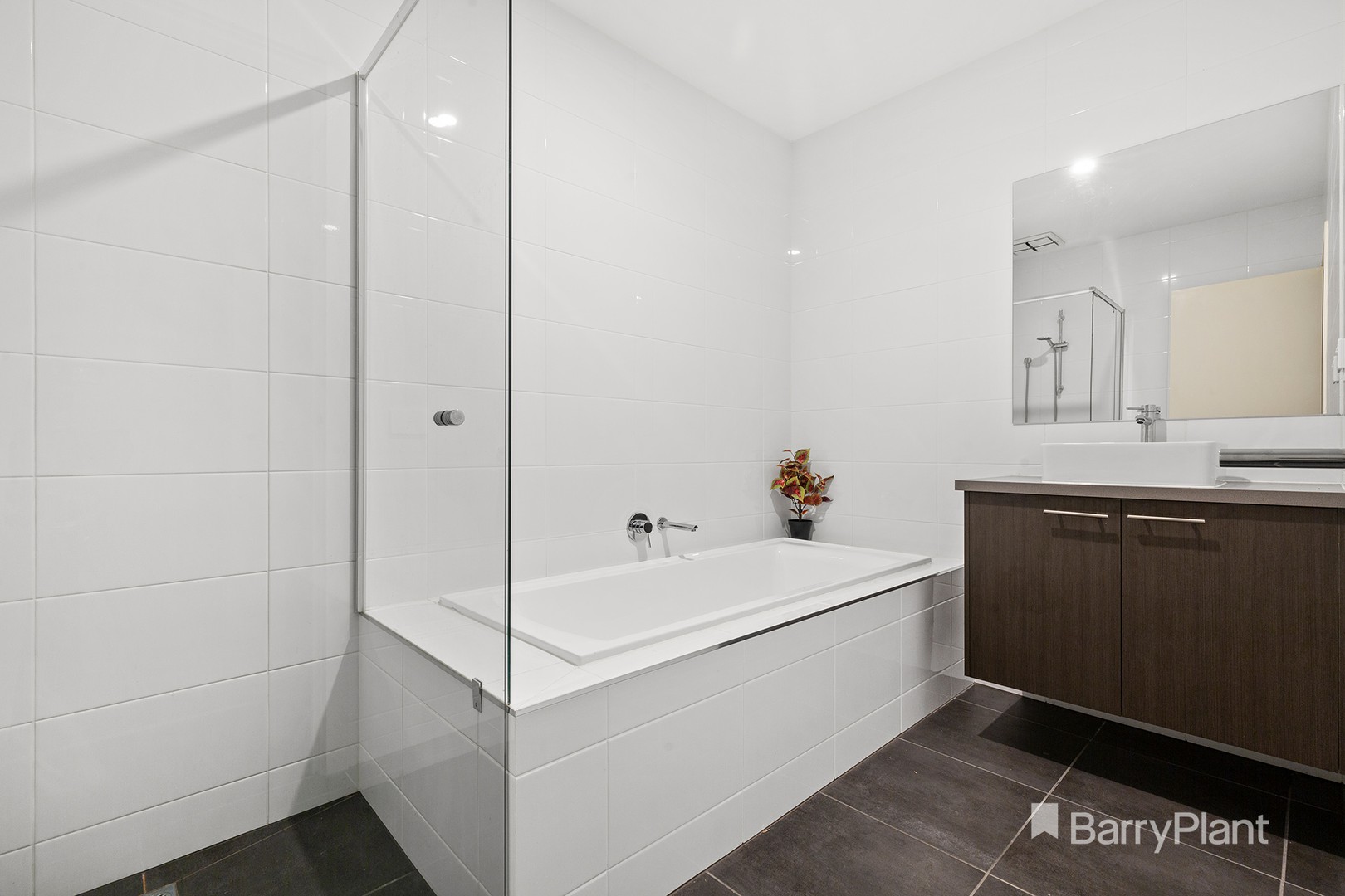 3/2 Bluestone Street, Pakenham, VIC 3810, Pakenham - Thumbnail 7