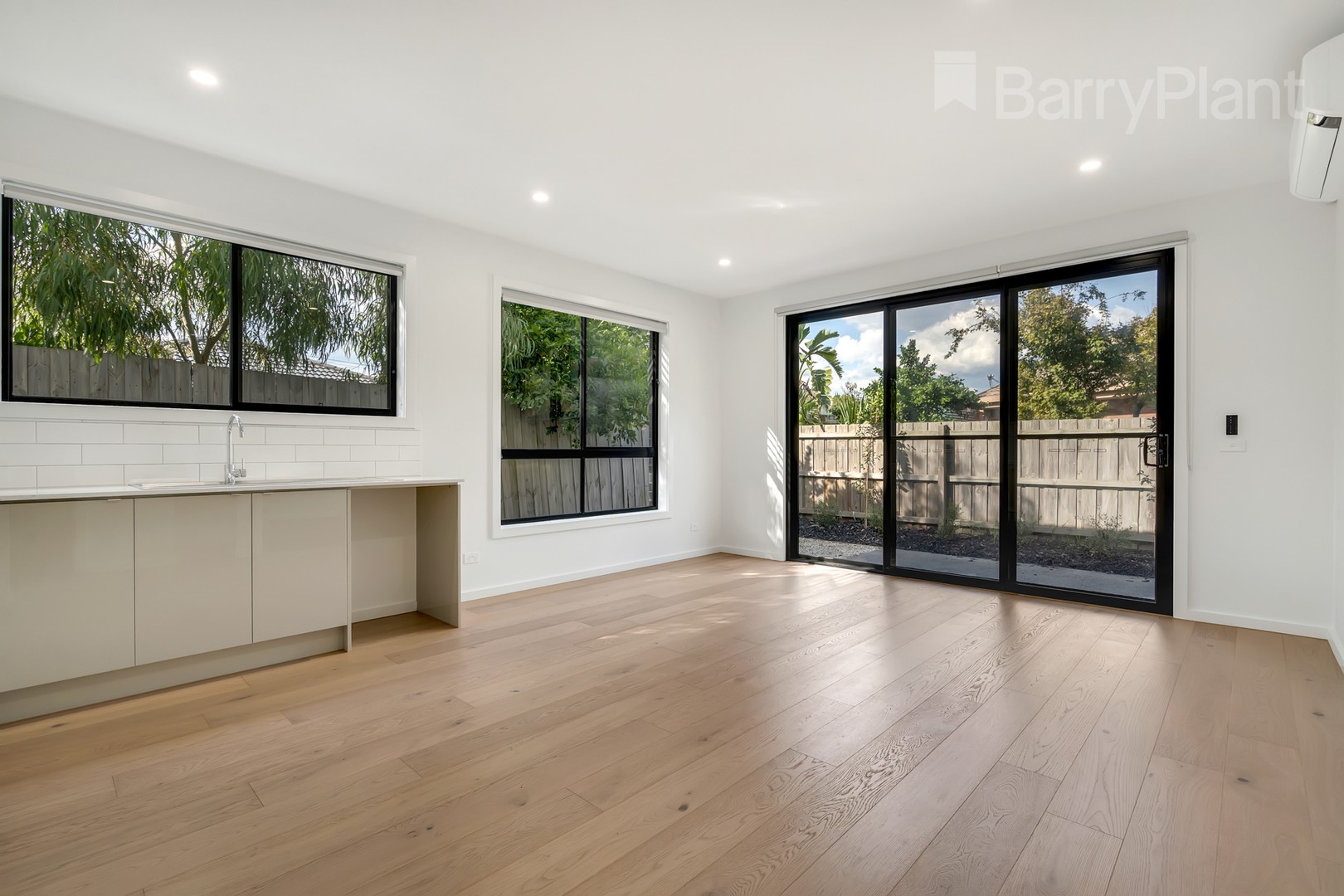 3/2 Croft Crescent, Reservoir, VIC 3073, Reservoir - Thumbnail 2