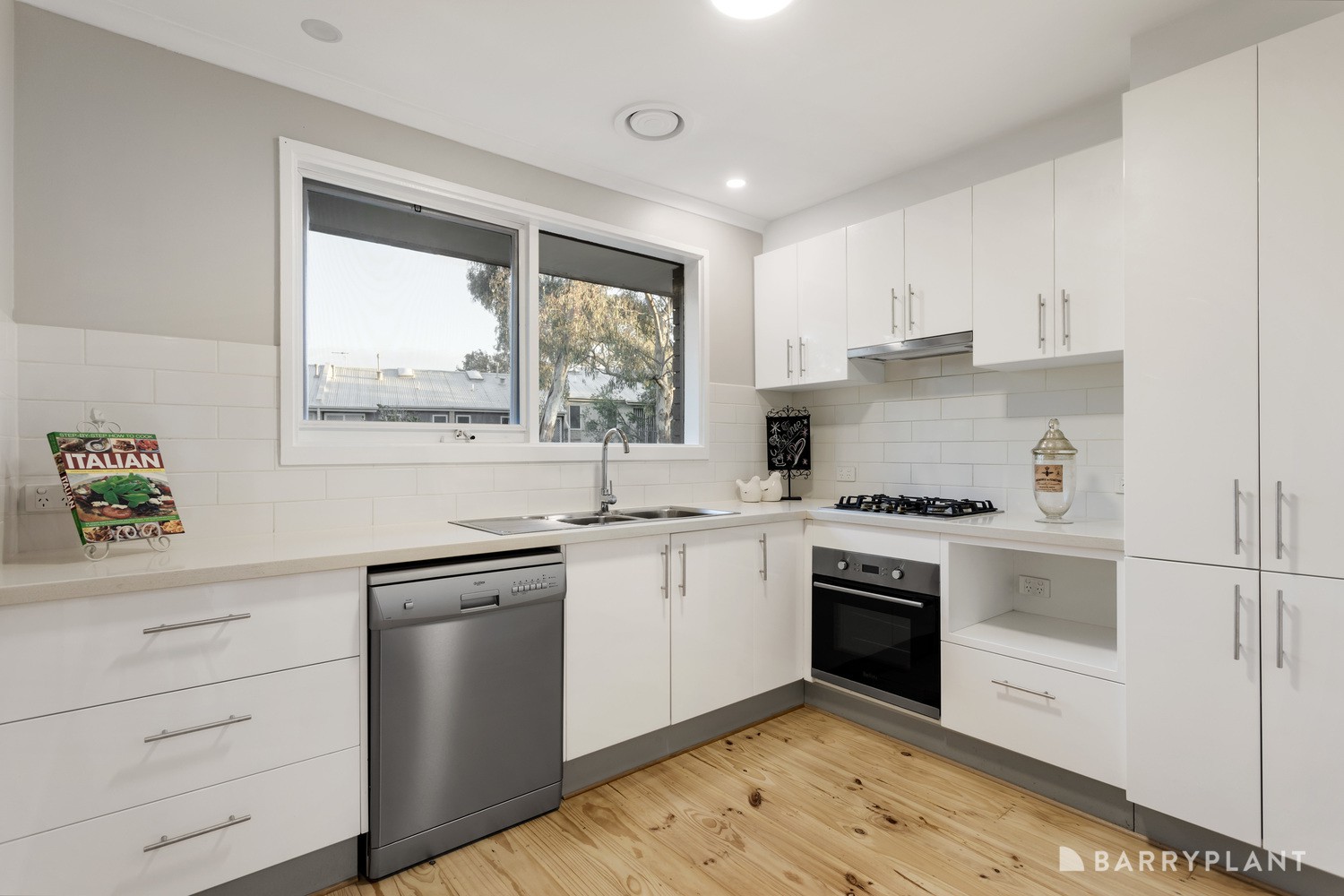 3/2 Greenwood Drive, Bundoora, VIC 3083, Bundoora - Thumbnail 3