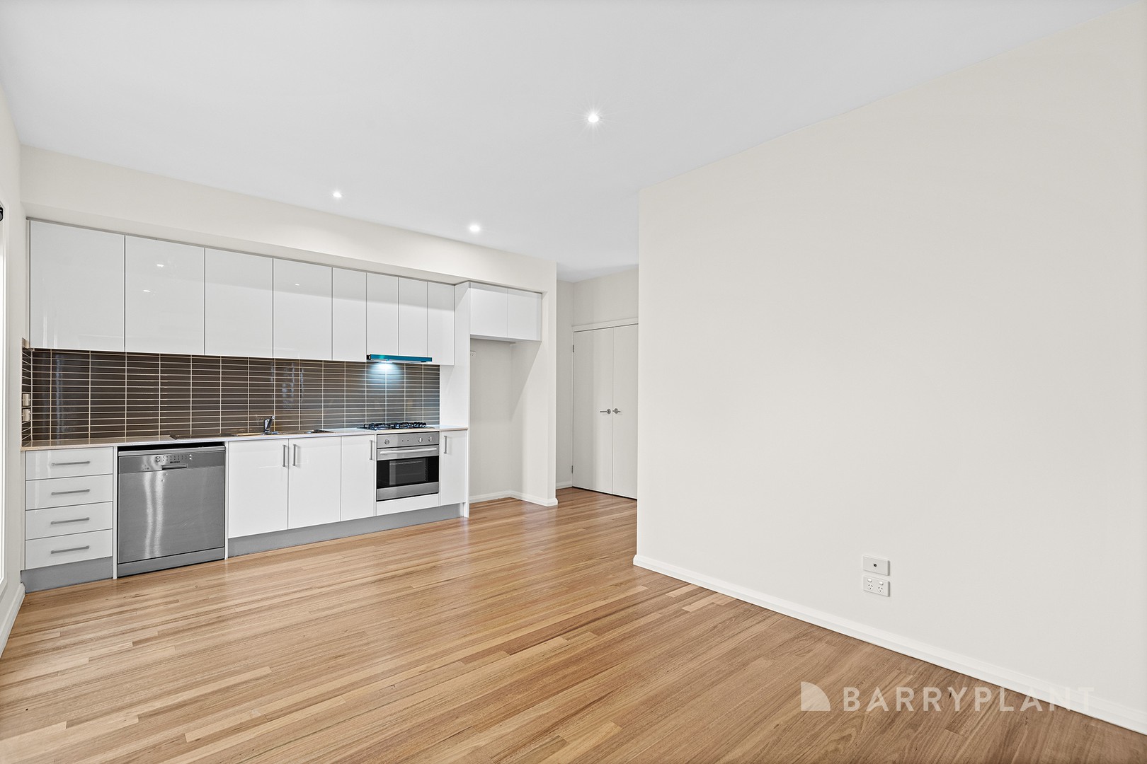 3/2 Hilda Street, Glenroy, VIC 3046, Glenroy - Thumbnail 2