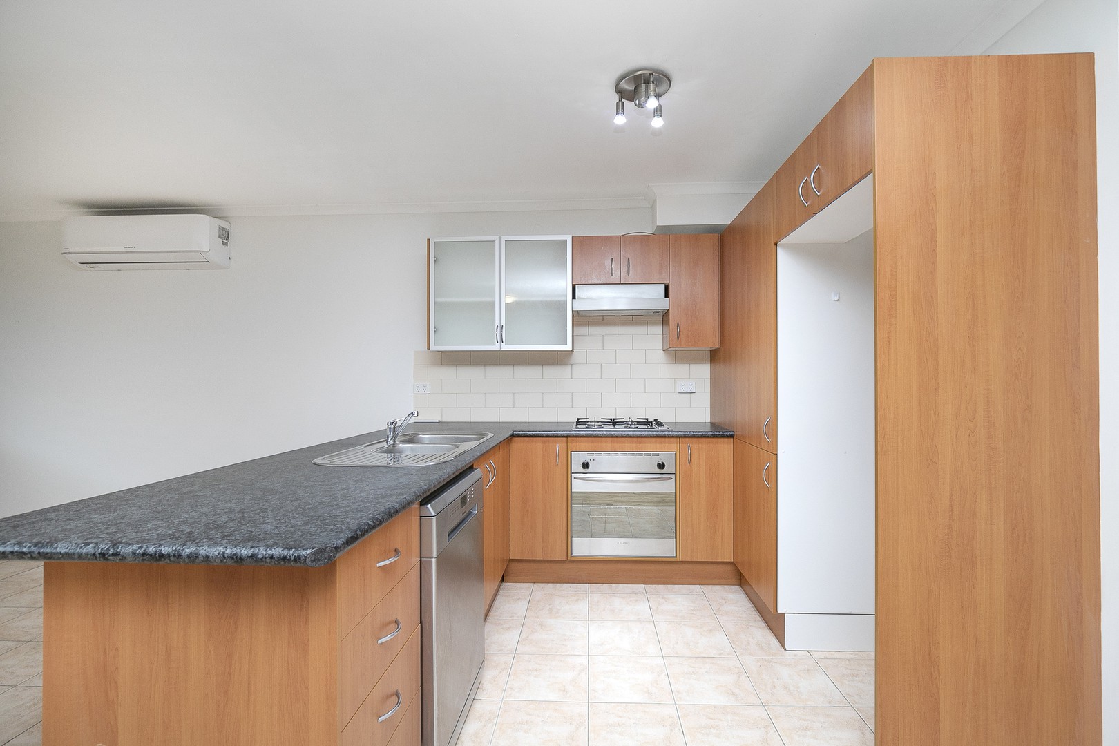 3/2 Silvertree Avenue, Delahey, VIC 3037 - Thumbnail 1 - 21/10/2025