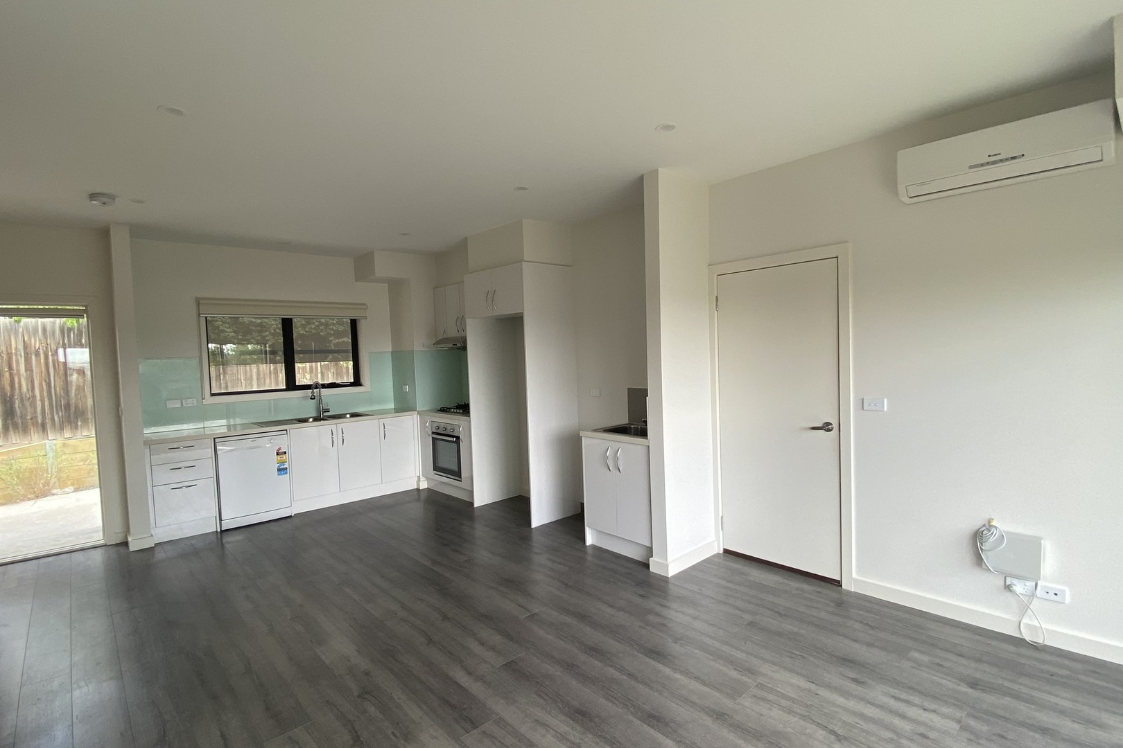 3/20 Summerhill Road, Reservoir, VIC 3073, Reservoir - Thumbnail 3
