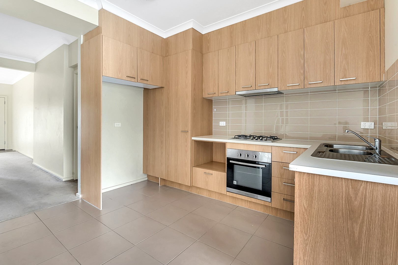 3/23 Leveque Loop, Craigieburn, VIC 3064, Craigieburn - Thumbnail 2