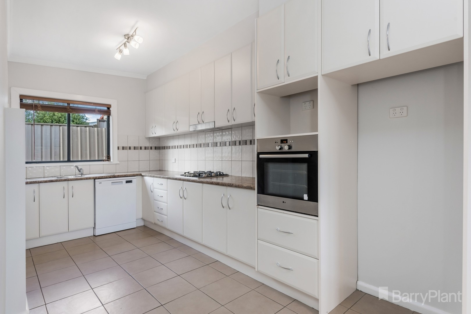 3/24 Kirby StreetGolden Square, VIC 3555, Golden Square - Thumbnail 2