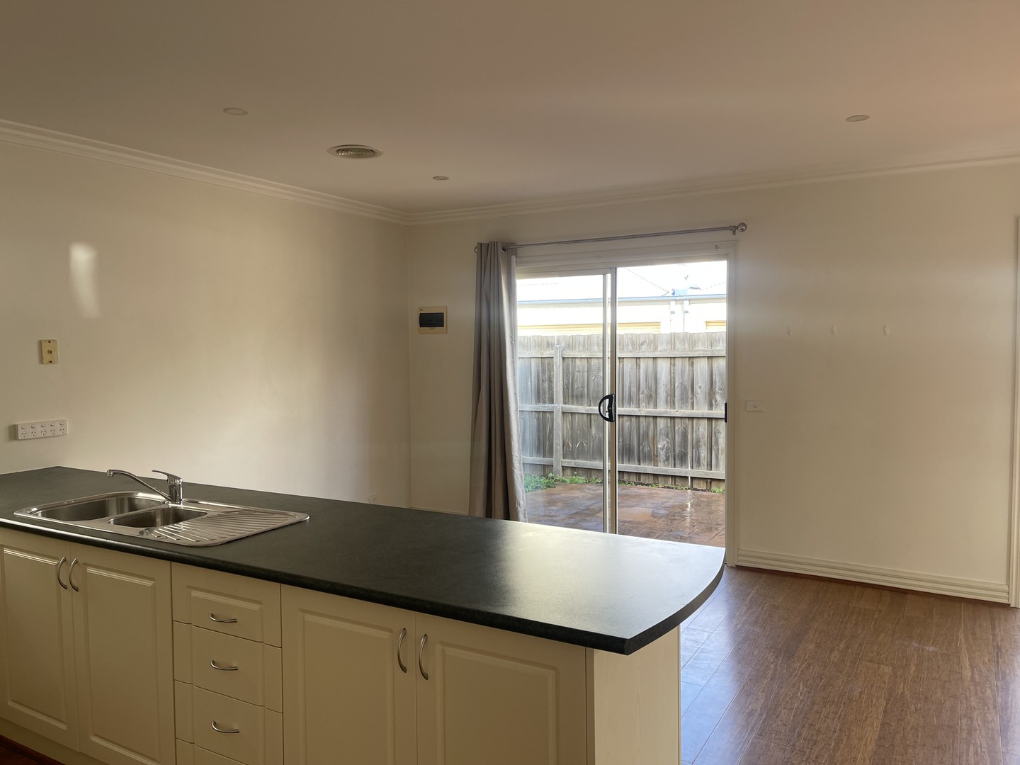 3/24 Riverside  Avenue, Werribee, VIC 3030, Werribee - Thumbnail 3