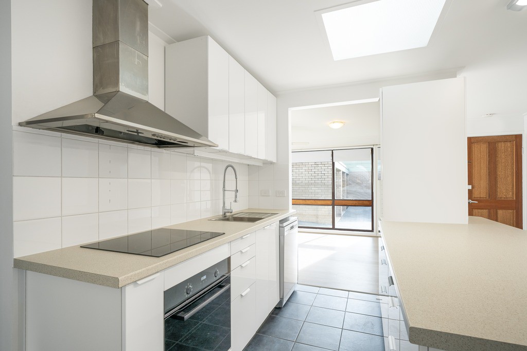 3/25 Hutcheson Avenue, Highton, VIC 3216, Highton - Thumbnail 2