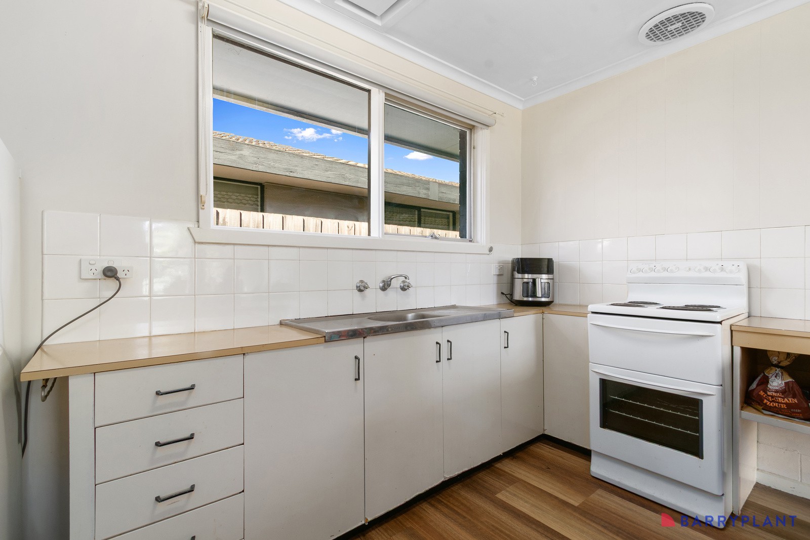 3/26 Collins Street, Traralgon, VIC 3844, Traralgon - Thumbnail 2