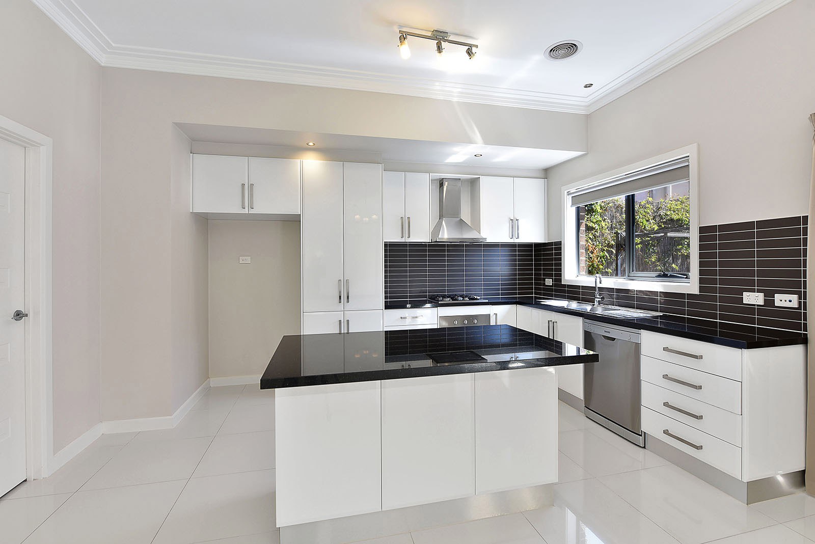 3/27 Walters  Avenue, Airport West, VIC 3042, Airport West - Thumbnail 2