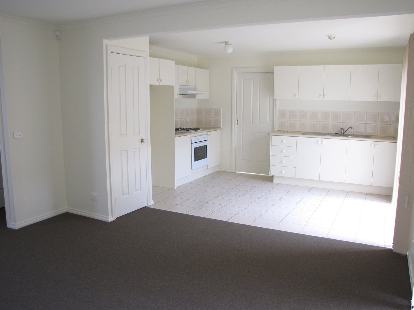 3/3 Calvin Crescent, Doncaster East, VIC 3109, Doncaster East - Thumbnail 4