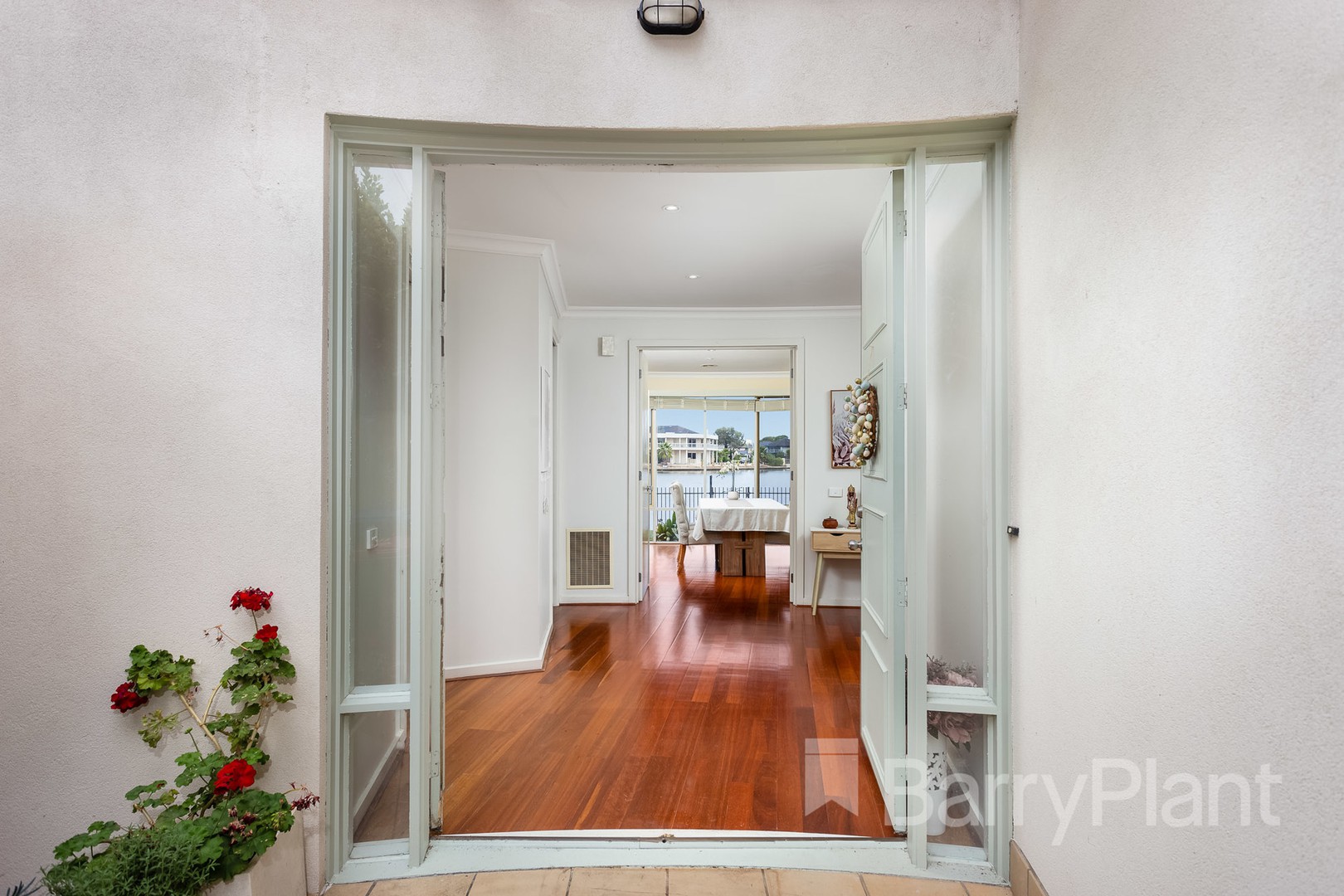 3/3 Castaway Court, Sanctuary Lakes, VIC 3030, Sanctuary Lakes - Thumbnail 2