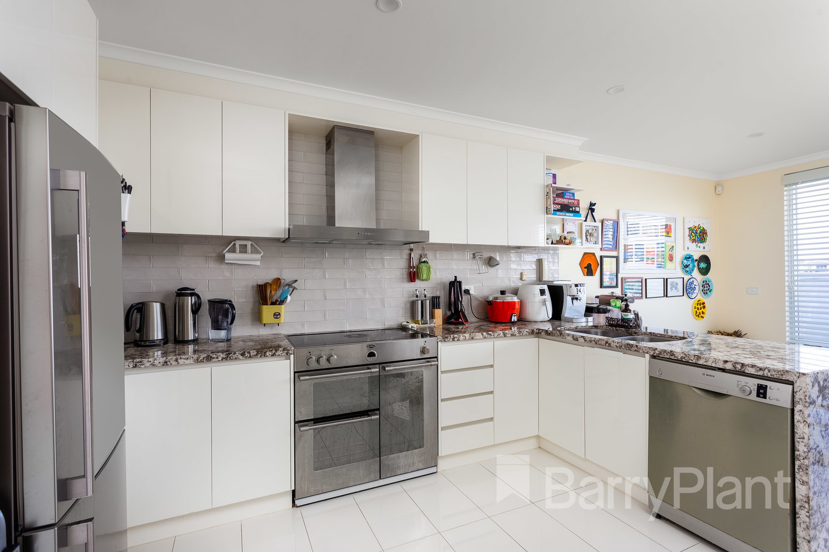 3/3 Castaway Court, Sanctuary Lakes, VIC 3030, Sanctuary Lakes - Thumbnail 5
