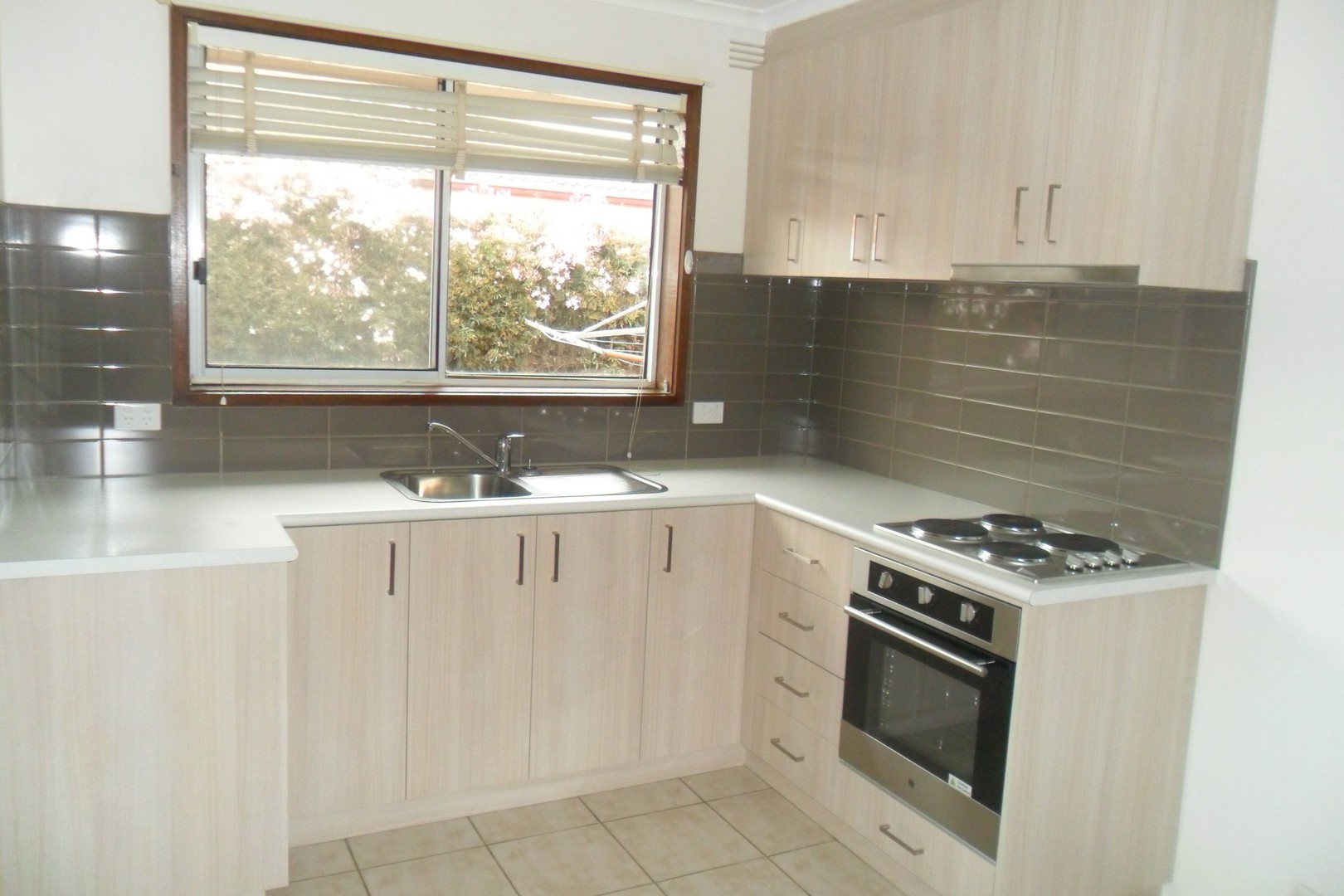 3/3 Dundee Street, Reservoir, VIC 3073, Reservoir - Thumbnail 3