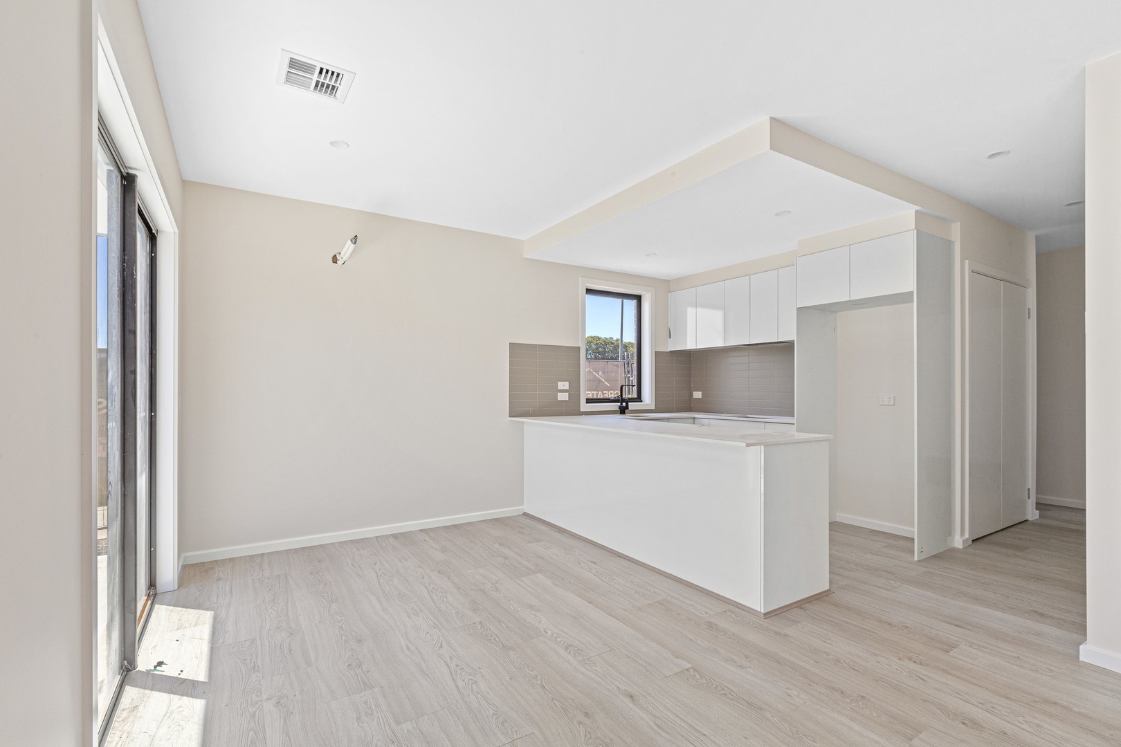 3/30 Hannah Avenue, Hillside, VIC 3037, Hillside - Thumbnail 3