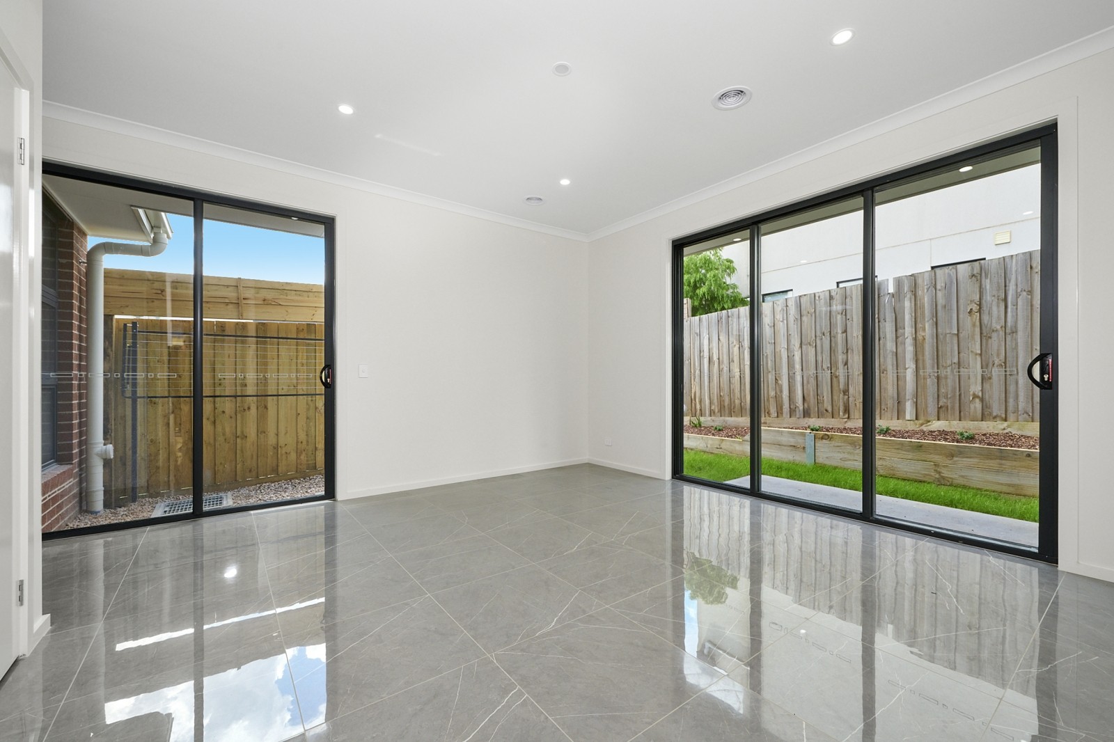 3/37 Stamford Crescent, Rowville, VIC 3178 - Thumbnail 2 - 15/09/2026