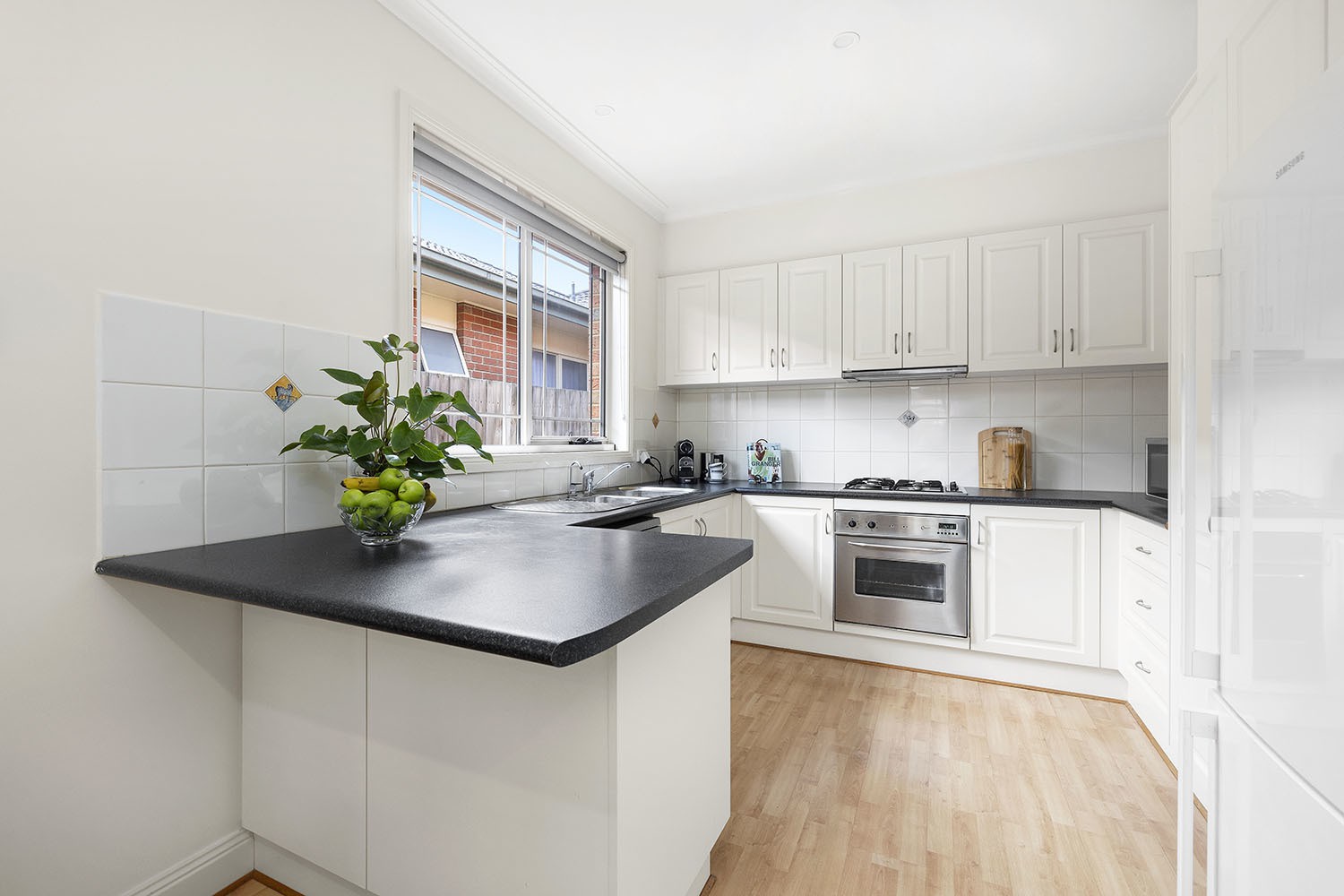 3/4 Brush Grove, Glen Waverley, VIC 3150, Glen Waverley - Thumbnail 3