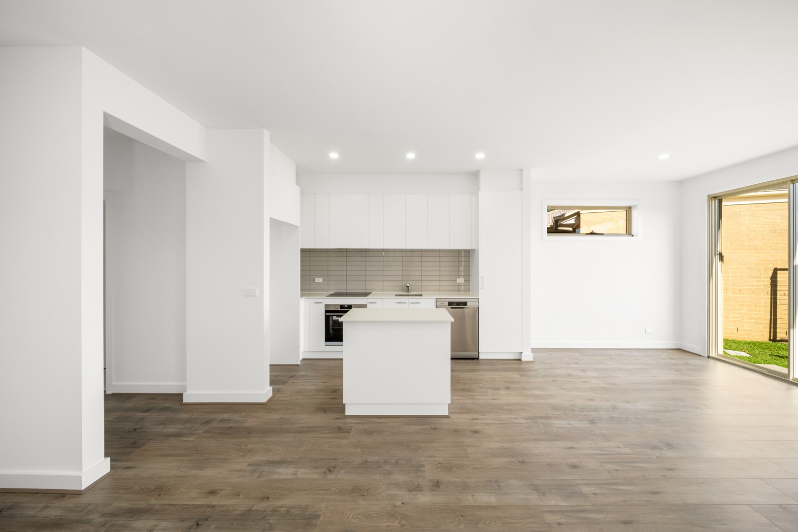 3/4 Clive Court, Corio, VIC 3214 - Thumbnail 2 - 24/04/2025