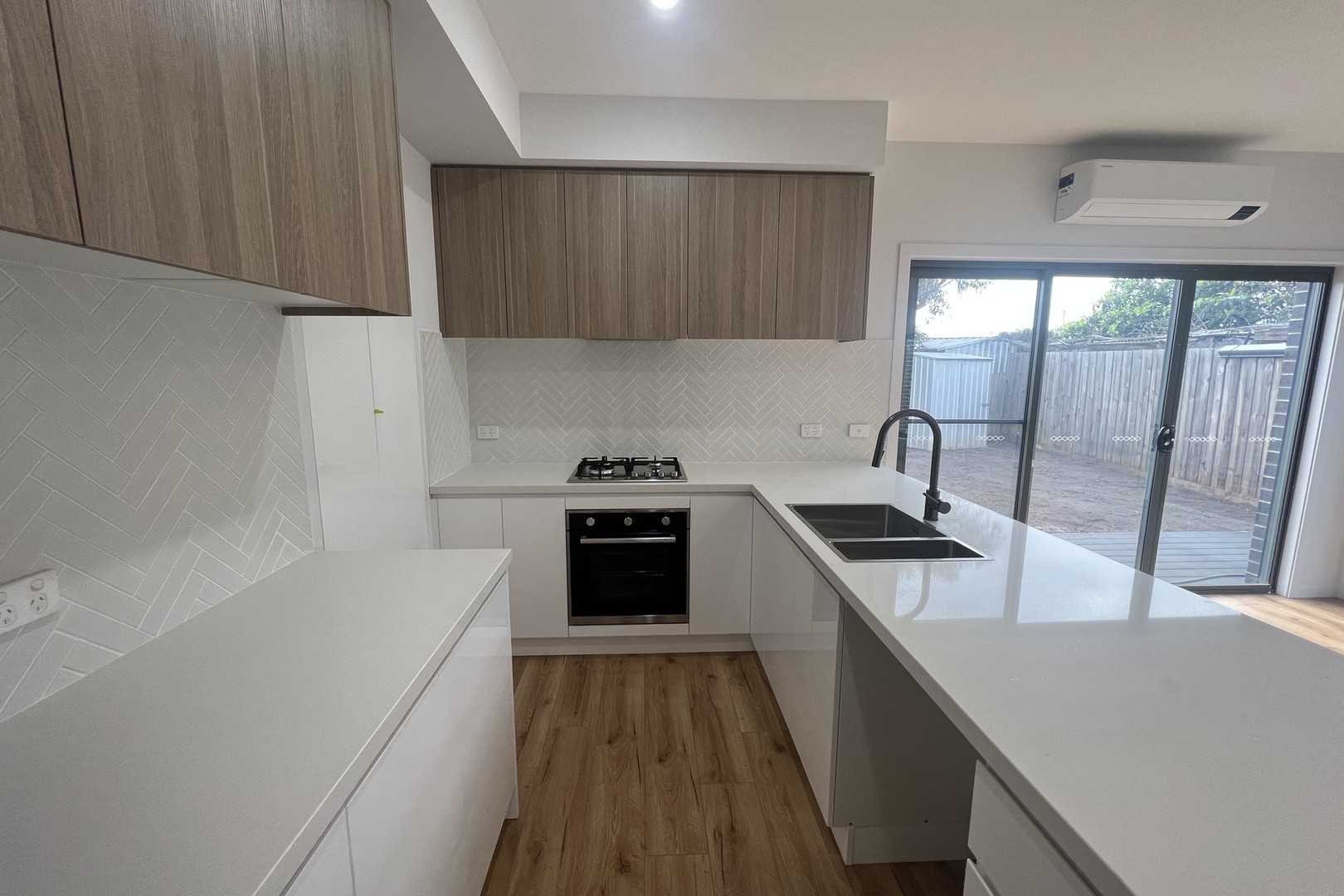 3/4 Helen Street, St Albans, VIC 3021, St Albans - Thumbnail 2