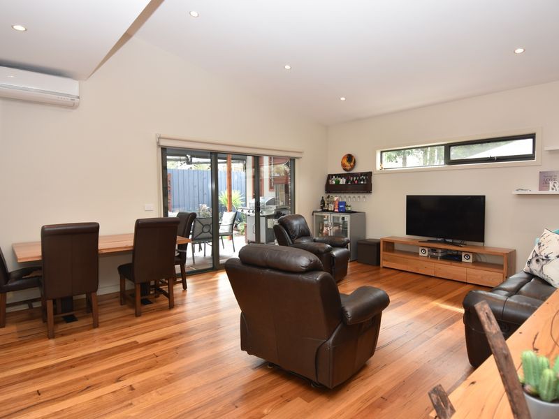 3/4 McCarthy Grove, Montmorency, VIC 3094, Montmorency - Thumbnail 2