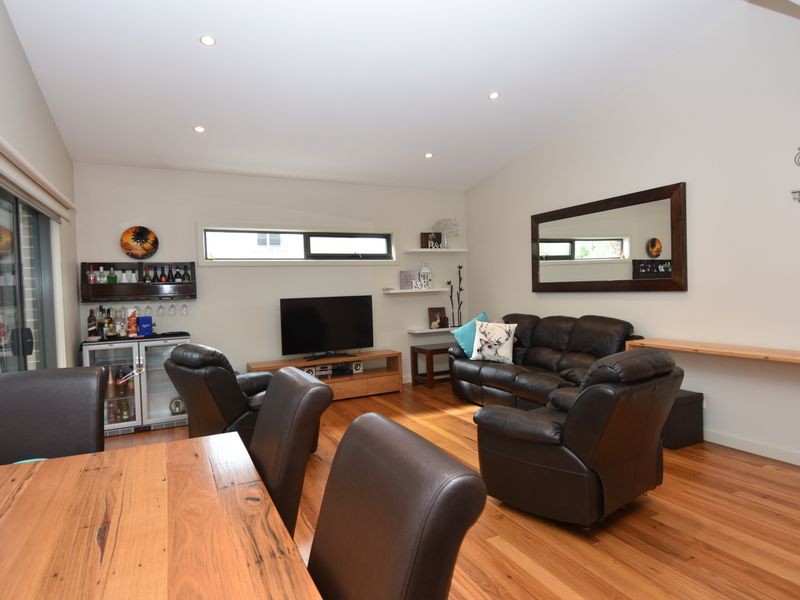 3/4 McCarthy Grove, Montmorency, VIC 3094, Montmorency - Thumbnail 3