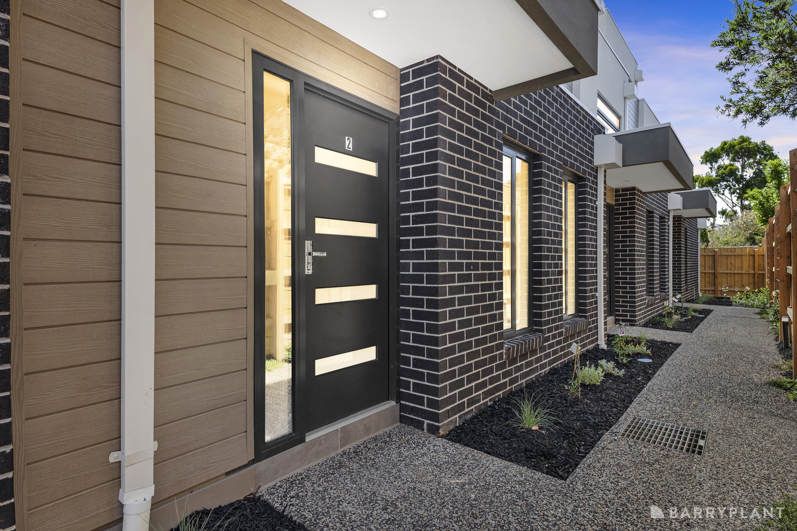 3/4 White Road, Wantirna South, VIC 3152 - Thumbnail 1 - 06/11/2025