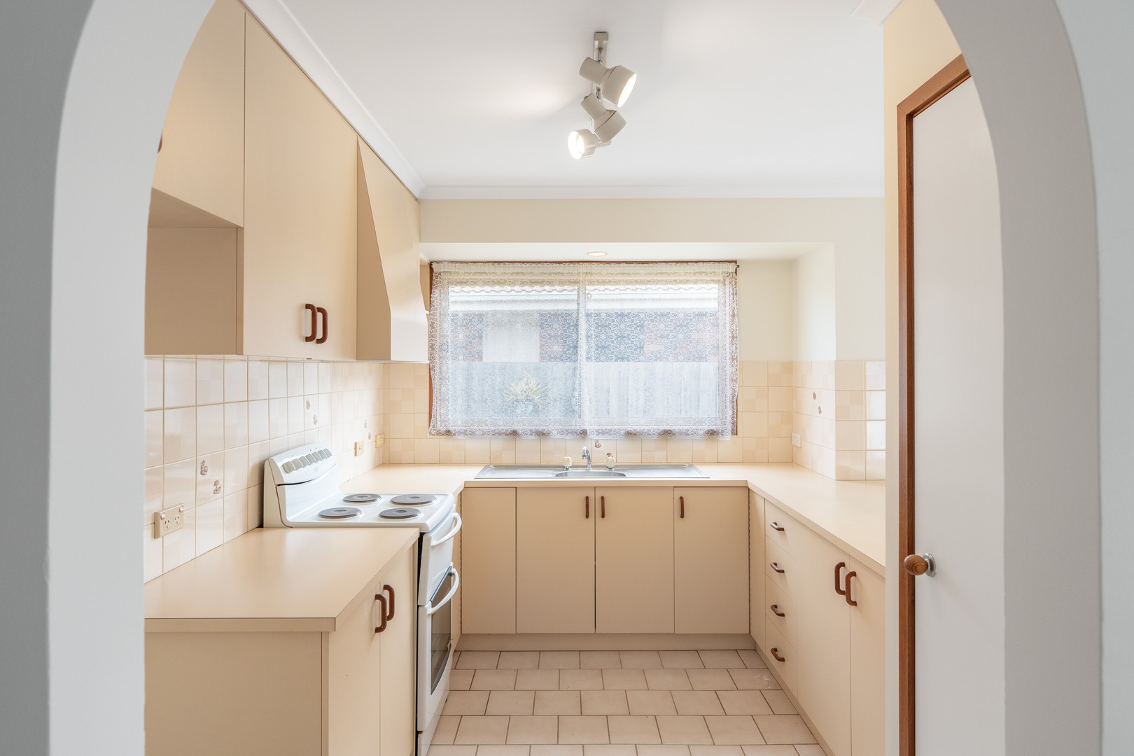 3/4 Wingarra Drive, Grovedale, VIC 3216, Grovedale - Thumbnail 2