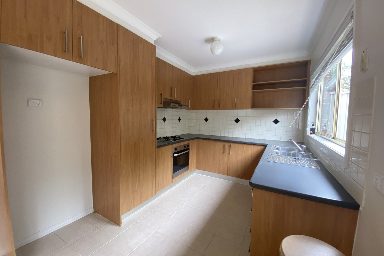 3/5 Carrington Street, Sydenham, VIC 3037, Sydenham - Thumbnail 2