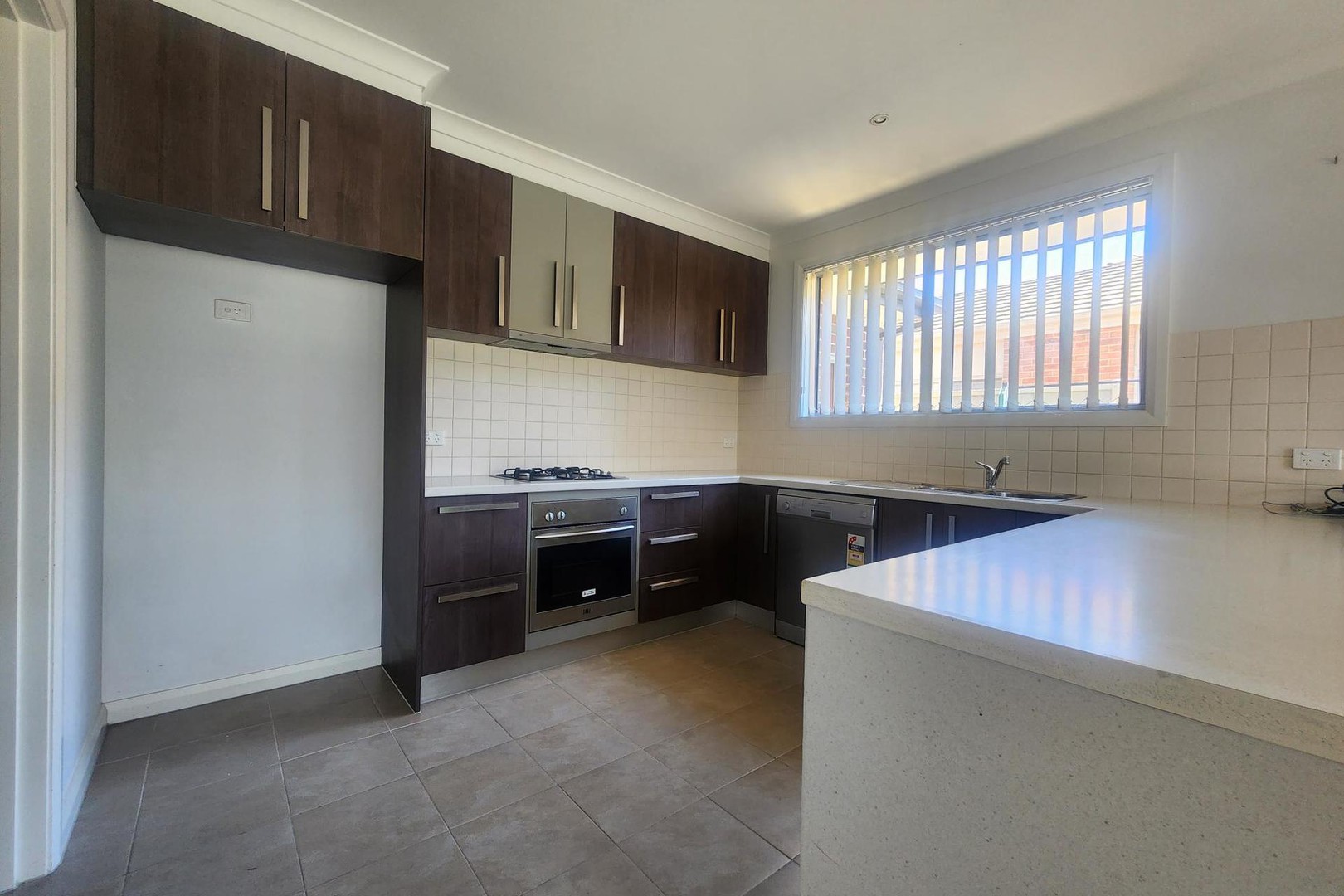 3/5 Normanby Street, Sydenham, VIC 3037, Sydenham - Thumbnail 3