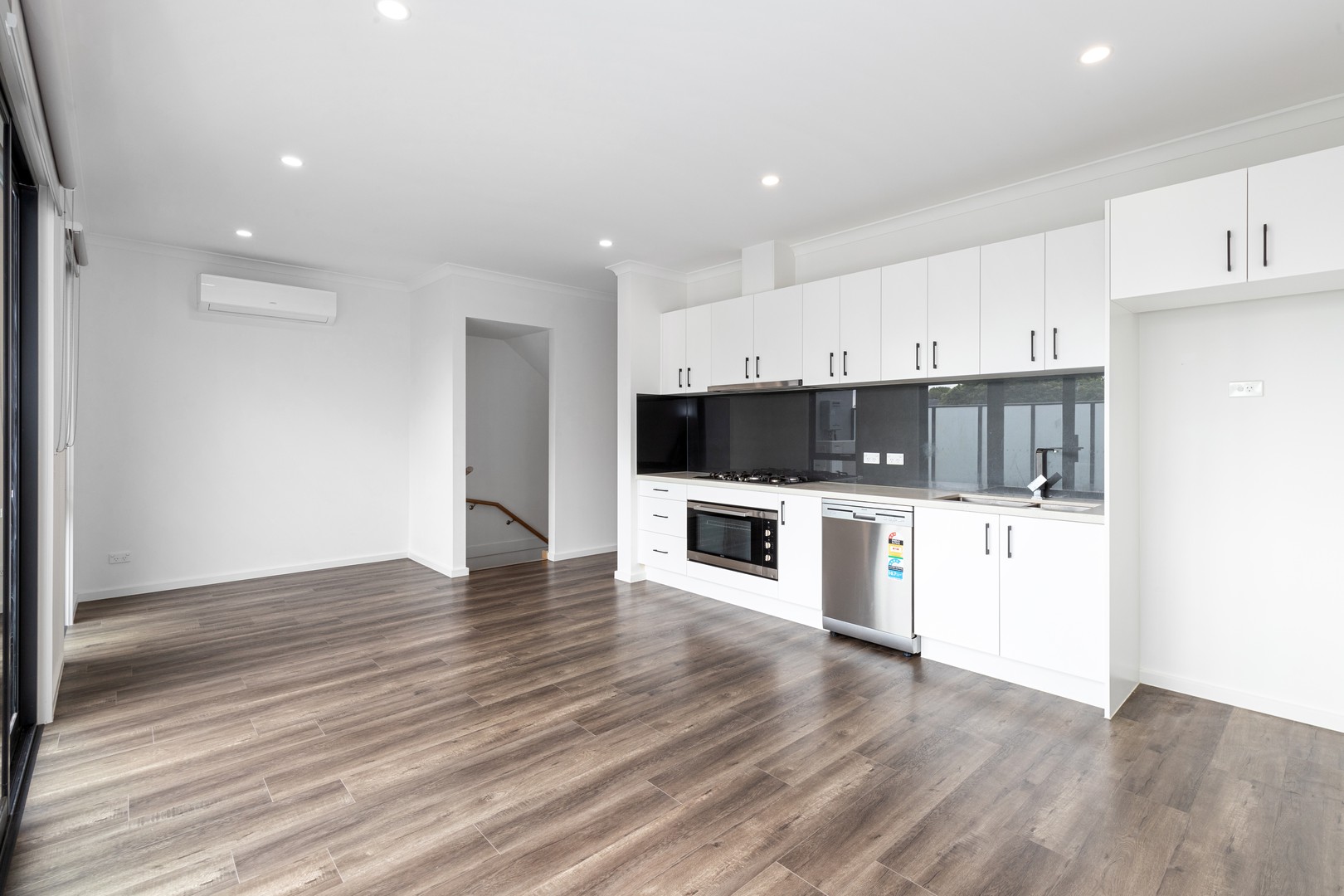 3/51 Albert Avenue, Springvale, VIC 3171 - Thumbnail 2 - 07/04/2025