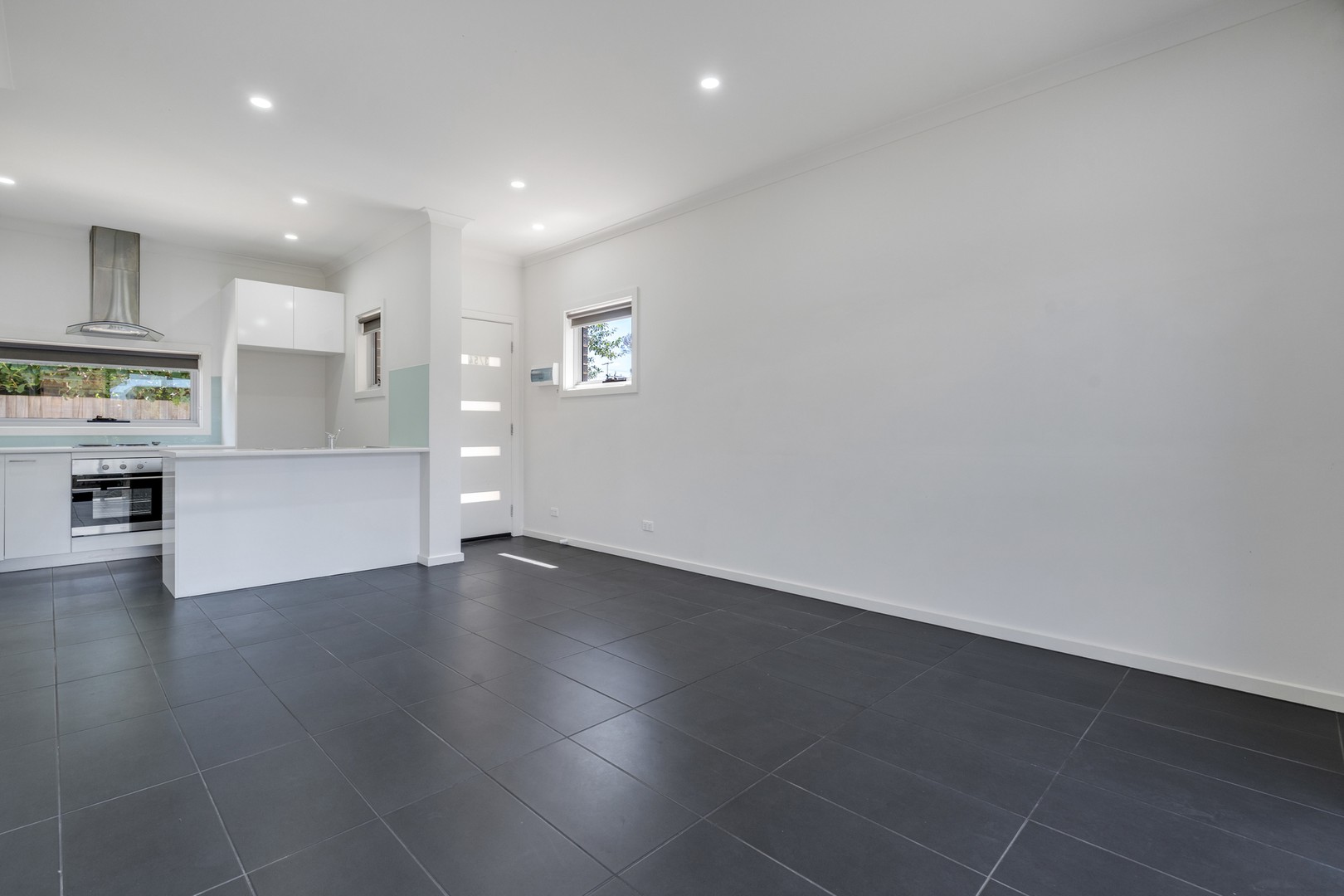 3/54 Dumbarton Street, Reservoir, VIC 3073, Reservoir - Thumbnail 2