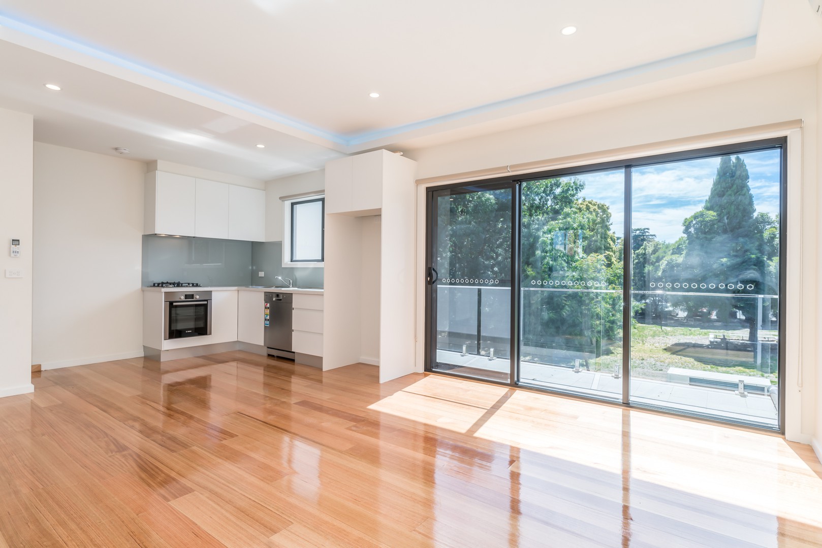 3/6 Bedford Road, Ringwood, VIC 3134, Ringwood - Thumbnail 2