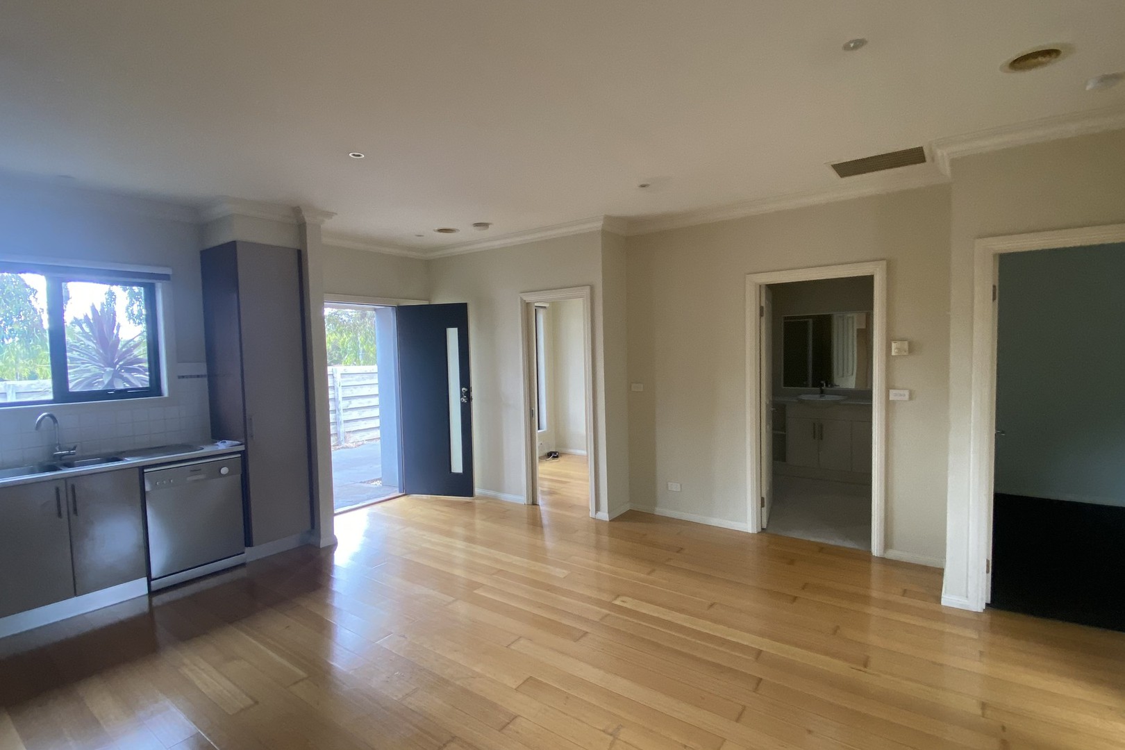 3/6 Bedford Street, Reservoir, VIC 3073, Reservoir - Thumbnail 5