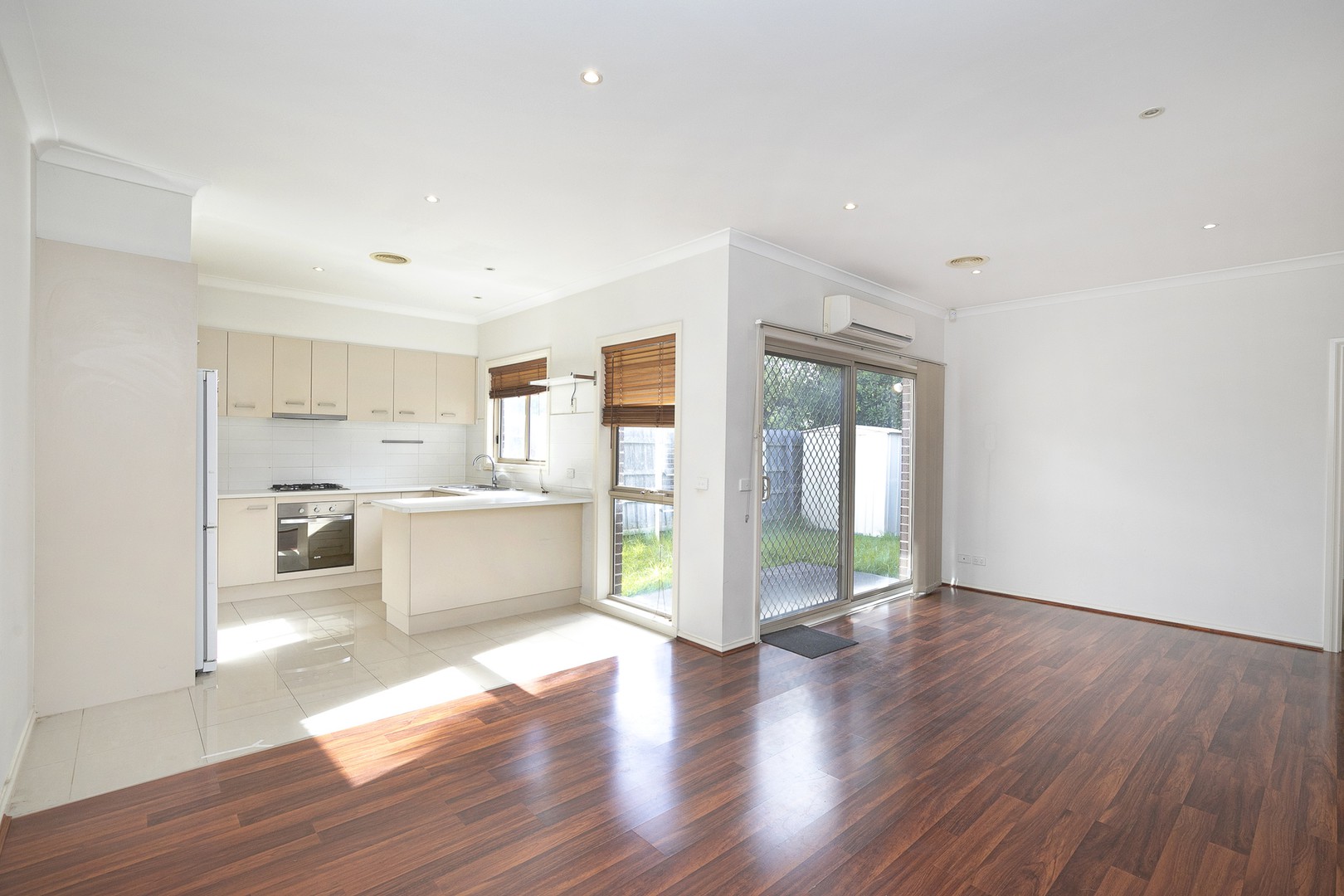 3/6 Oberon Avenue, St Albans, VIC 3021, St Albans - Thumbnail 3