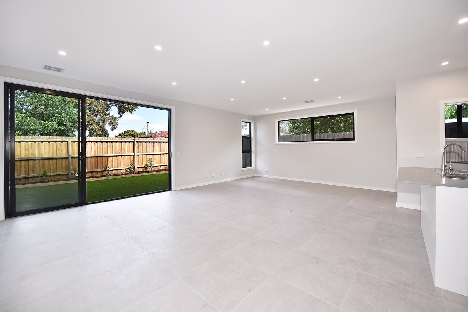 3/7 Bowes Avenue, Airport West, VIC 3042 - Thumbnail 2 - 15/12/2021