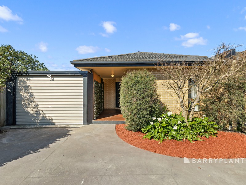 3/8 Charles Street, Pakenham, VIC 3810 - Image - 02/09/2026