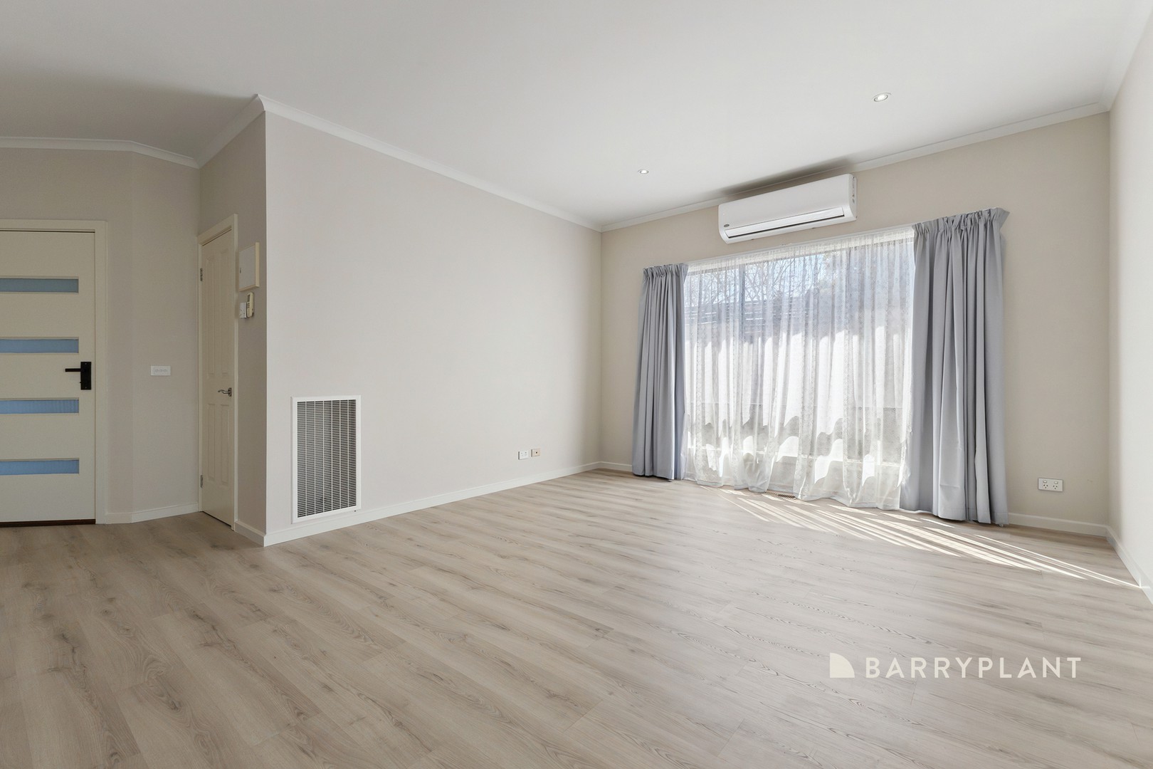 3/8 Charles Street, Pakenham, VIC 3810 - Thumbnail 2 - 02/09/2026