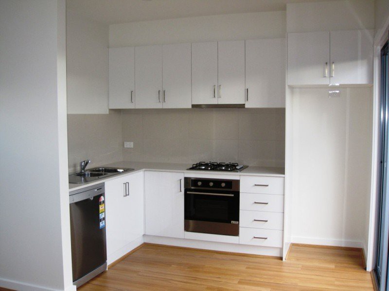 3/8 O'Connell Street, Kingsbury, VIC 3083 - Thumbnail 2 - 29/03/2023