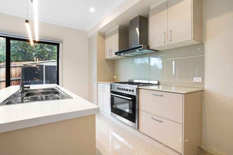 3/8 Ruda Street, Doncaster, VIC 3108 - Thumbnail 1 - 19/12/2023