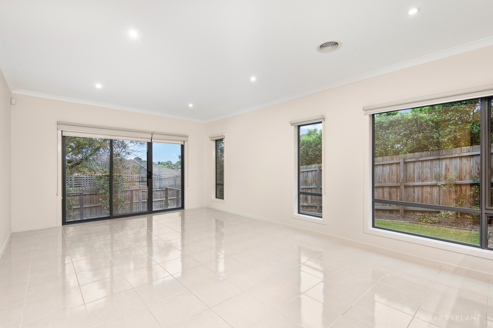 3/8 Ruda Street, Doncaster, VIC 3108 - Thumbnail 2 - 26/12/2025