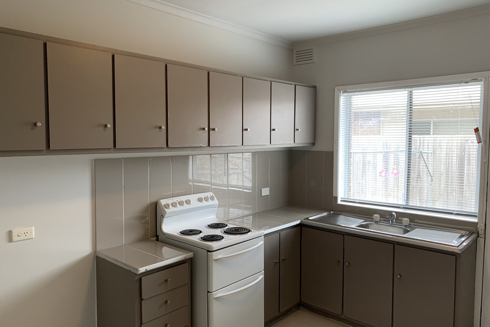 3/8 Storey Road, Reservoir, VIC 3073, Reservoir - Thumbnail 2