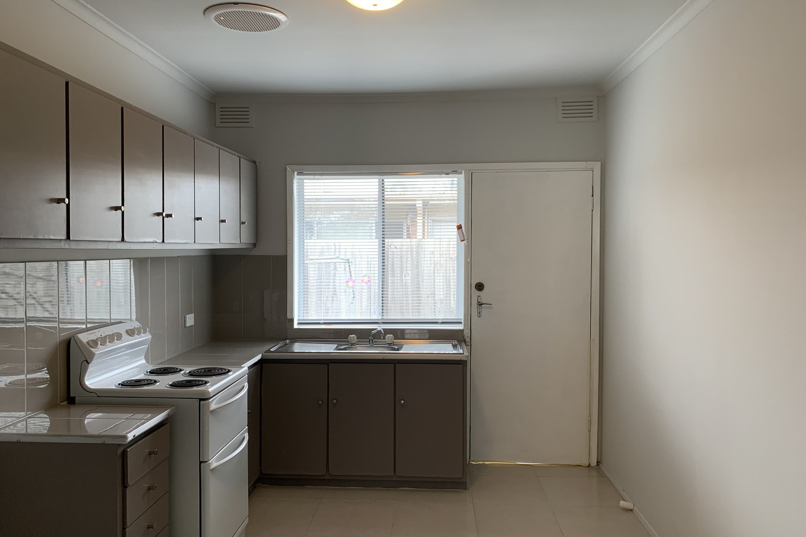 3/8 Storey Road, Reservoir, VIC 3073, Reservoir - Thumbnail 3