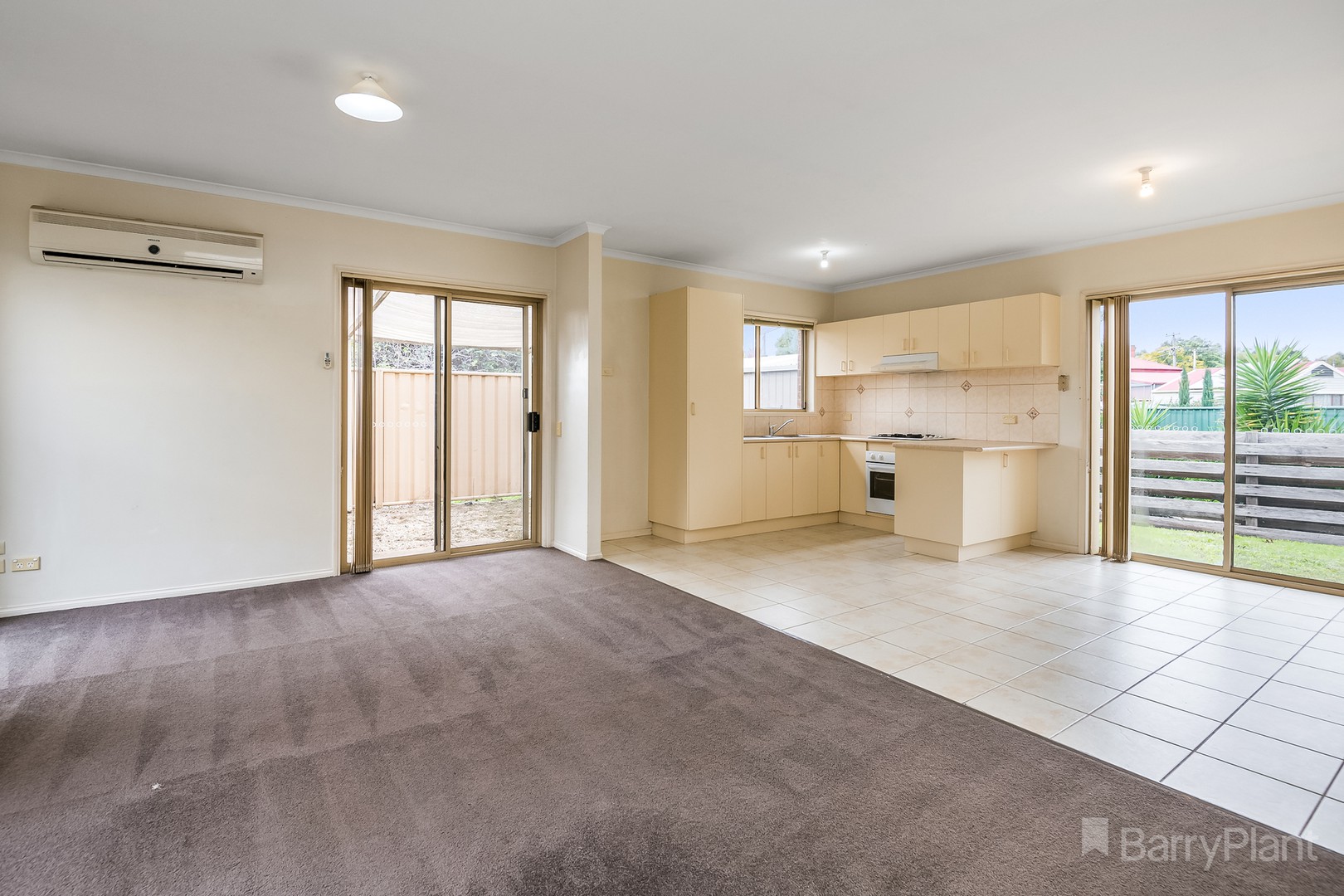 3/9 Allingham Street, Golden Square, VIC 3555 - Thumbnail 2 - 15/11/2023